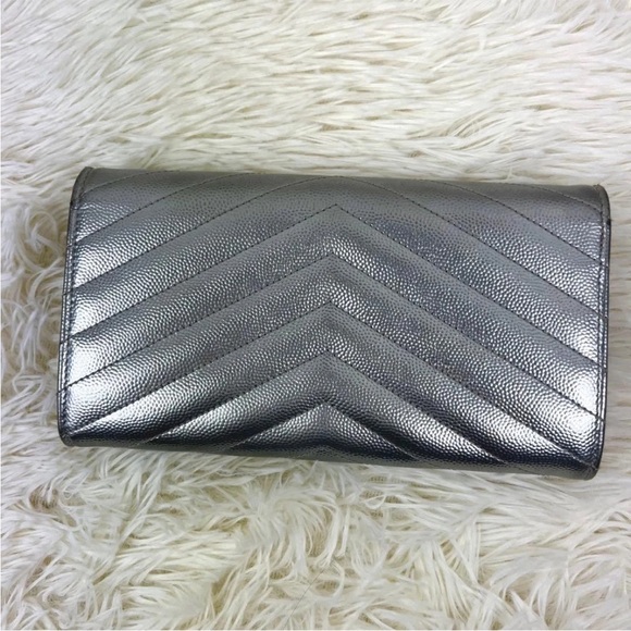 Saint Laurent Metallic Silver Wallet - Picture 4 of 12